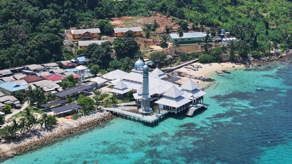 isola di besar kecil isole perhentian moschea galleggiante